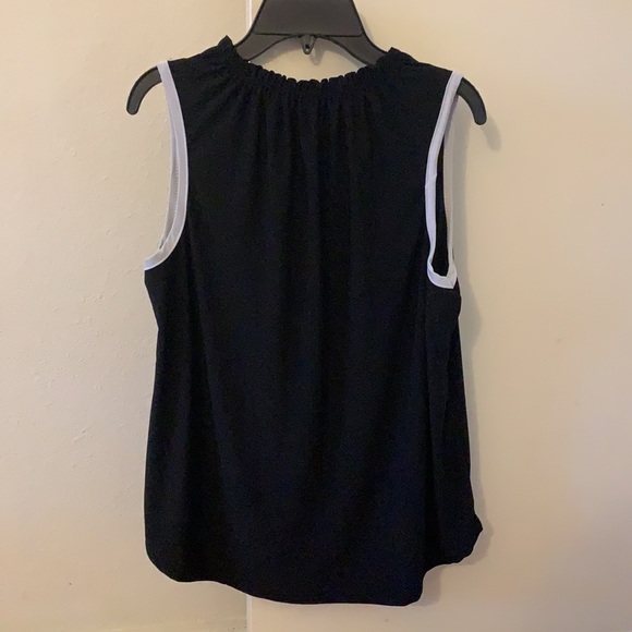 Fleurette sleeveless top - Picture 2 of 4